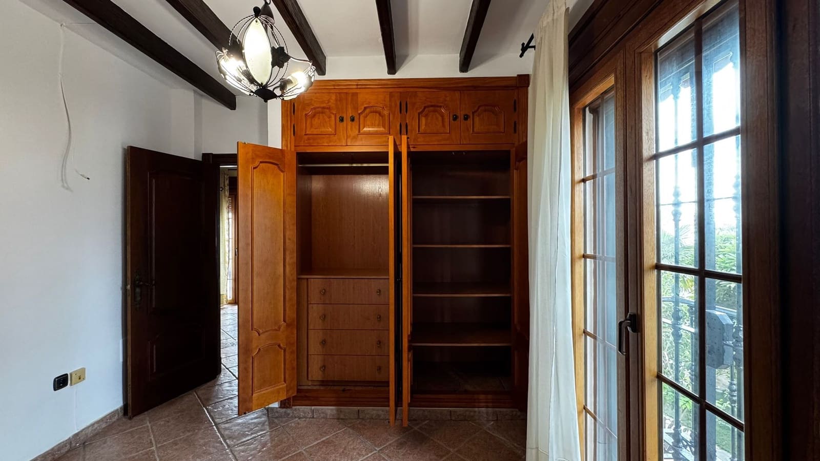 5 bedroom Villa for sale in Mijas Costa with pool - € 1,200,000 (Ref: 9624056)