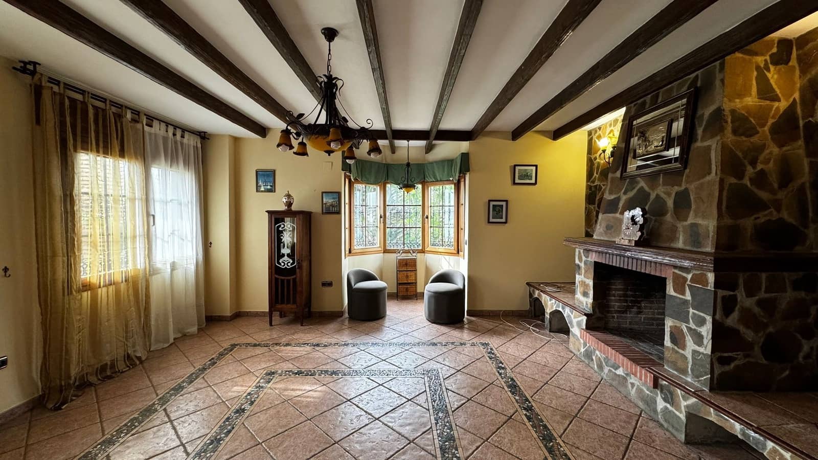 5 bedroom Villa for sale in Mijas Costa with pool - € 1,200,000 (Ref: 9624056)