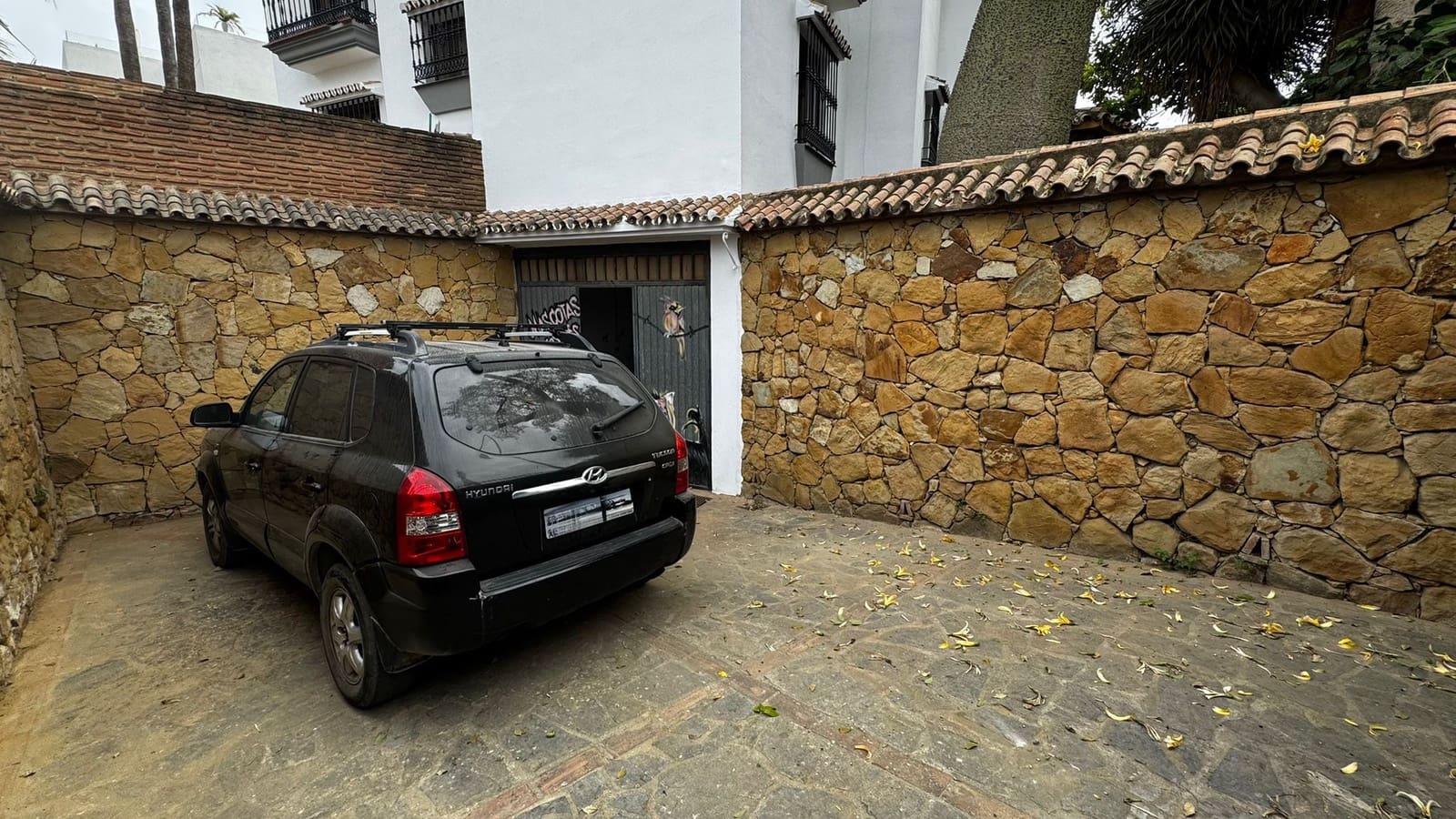 5 bedroom Villa for sale in Mijas Costa with pool - € 1,200,000 (Ref: 9624056)