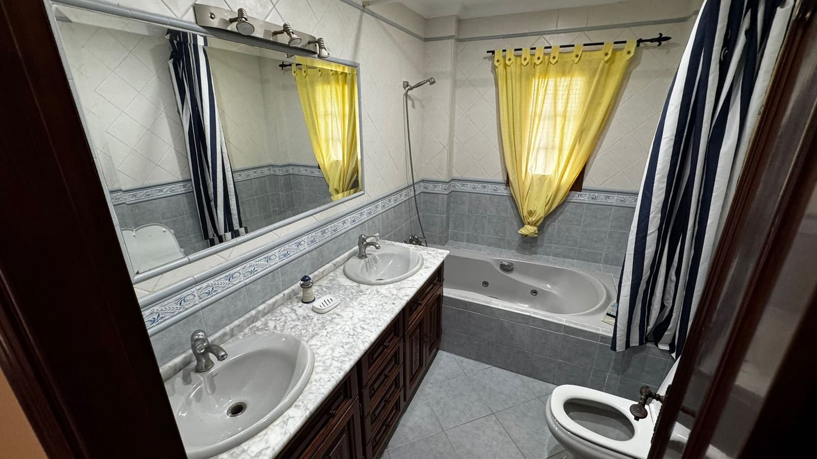 5 bedroom Villa for sale in Mijas Costa with pool - € 1,200,000 (Ref: 9624056)