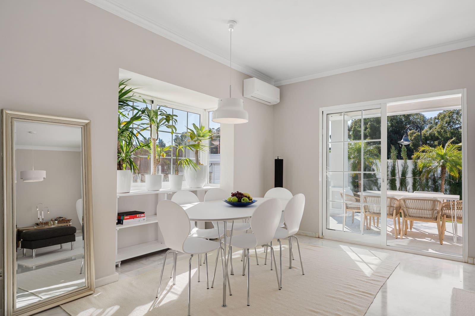 4 soveværelse Byhus til salg i Mijas med swimmingpool - € 1.095.000 (Ref: 9624198)