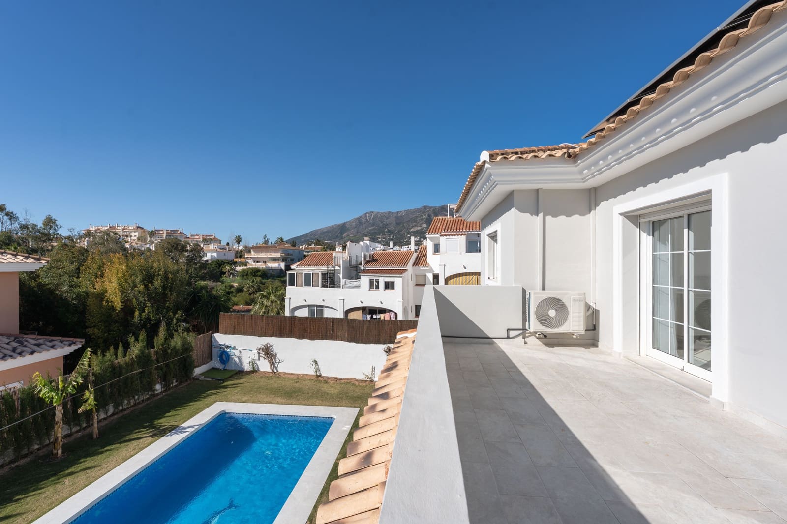 4 soveværelse Byhus til salg i Mijas med swimmingpool - € 1.095.000 (Ref: 9624198)