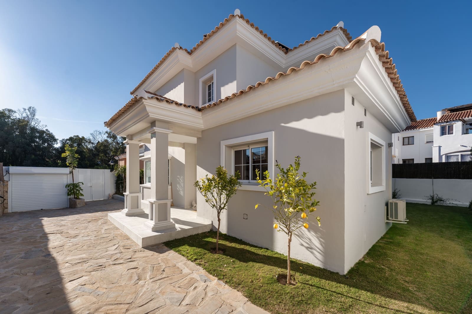 4 soveværelse Byhus til salg i Mijas med swimmingpool - € 1.095.000 (Ref: 9624198)