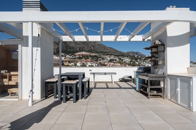 3 chambre Appartement à vendre à Las Gaviotas  - Carvajal, Fuengirola avec piscine - 945 000 € (Ref: 9631436)