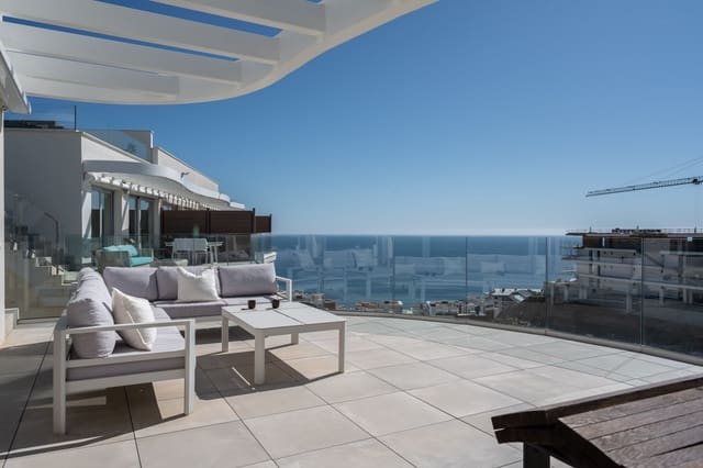 3 chambre Appartement à vendre à Las Gaviotas  - Carvajal, Fuengirola avec piscine - 945 000 € (Ref: 9631436)