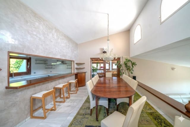 Chalet de 7 habitaciones en Marbella en venta con piscina - 2.650.000 € (Ref: 9636210)