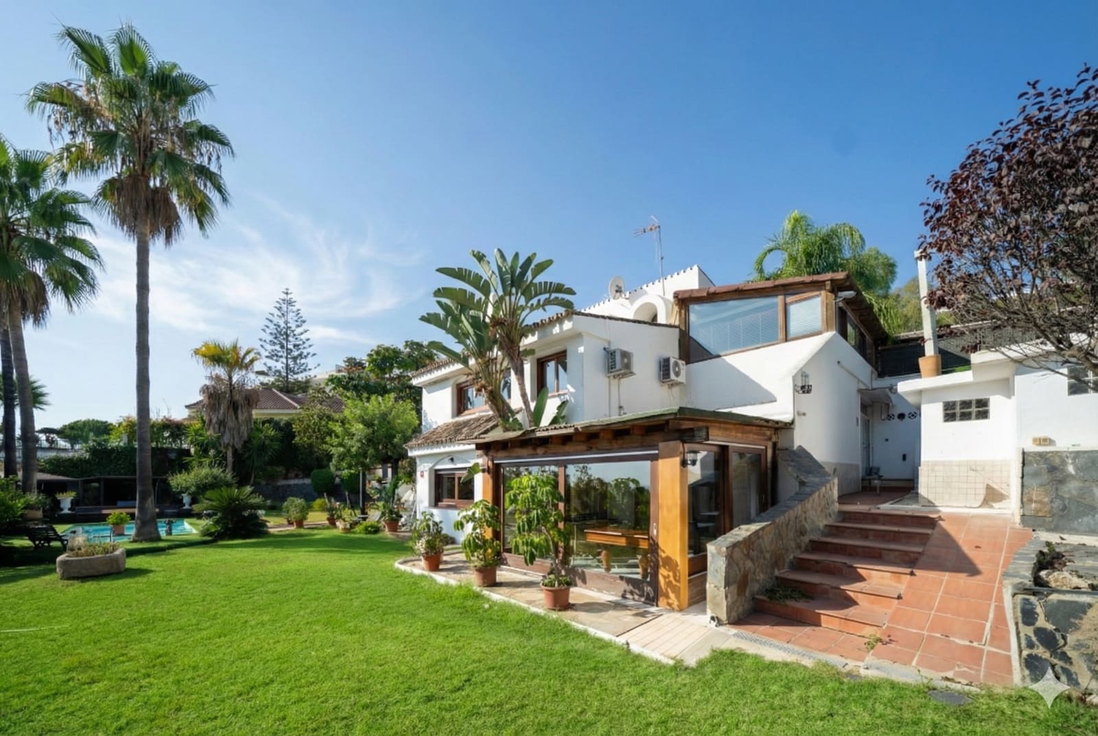 Chalet de 7 habitaciones en Marbella en venta con piscina - 2.650.000 € (Ref: 9636210)