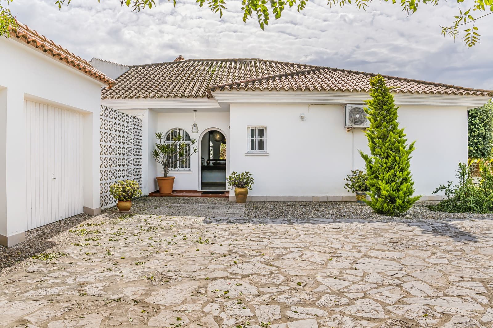 6 soveværelse Byhus til salg i Barbate - € 2.800.000 (Ref: 9643485)