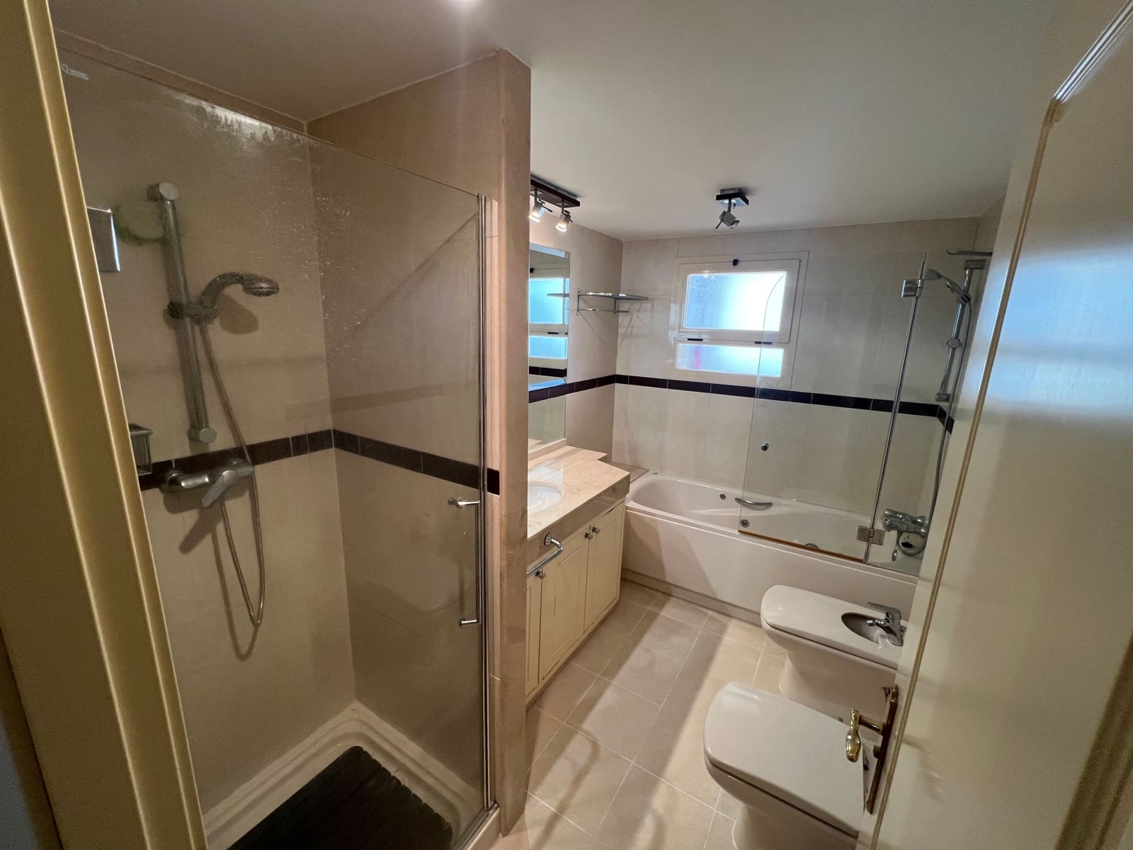 3 camera da letto Appartamento da affittare in Mijas Costa con piscina - 1.800 € (Rif: 9643663)