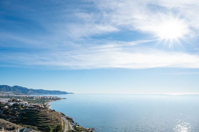 2 sypialnia Penthouse na sprzedaż w Nerja z basenem - 682 900 € (Ref: 9645789)