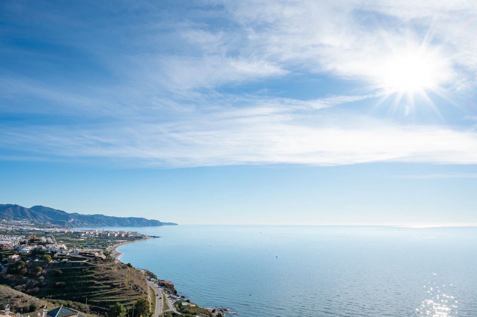 Apartamento de 2 habitaciones en Nerja en venta con piscina - 560.900 € (Ref: 9645794)