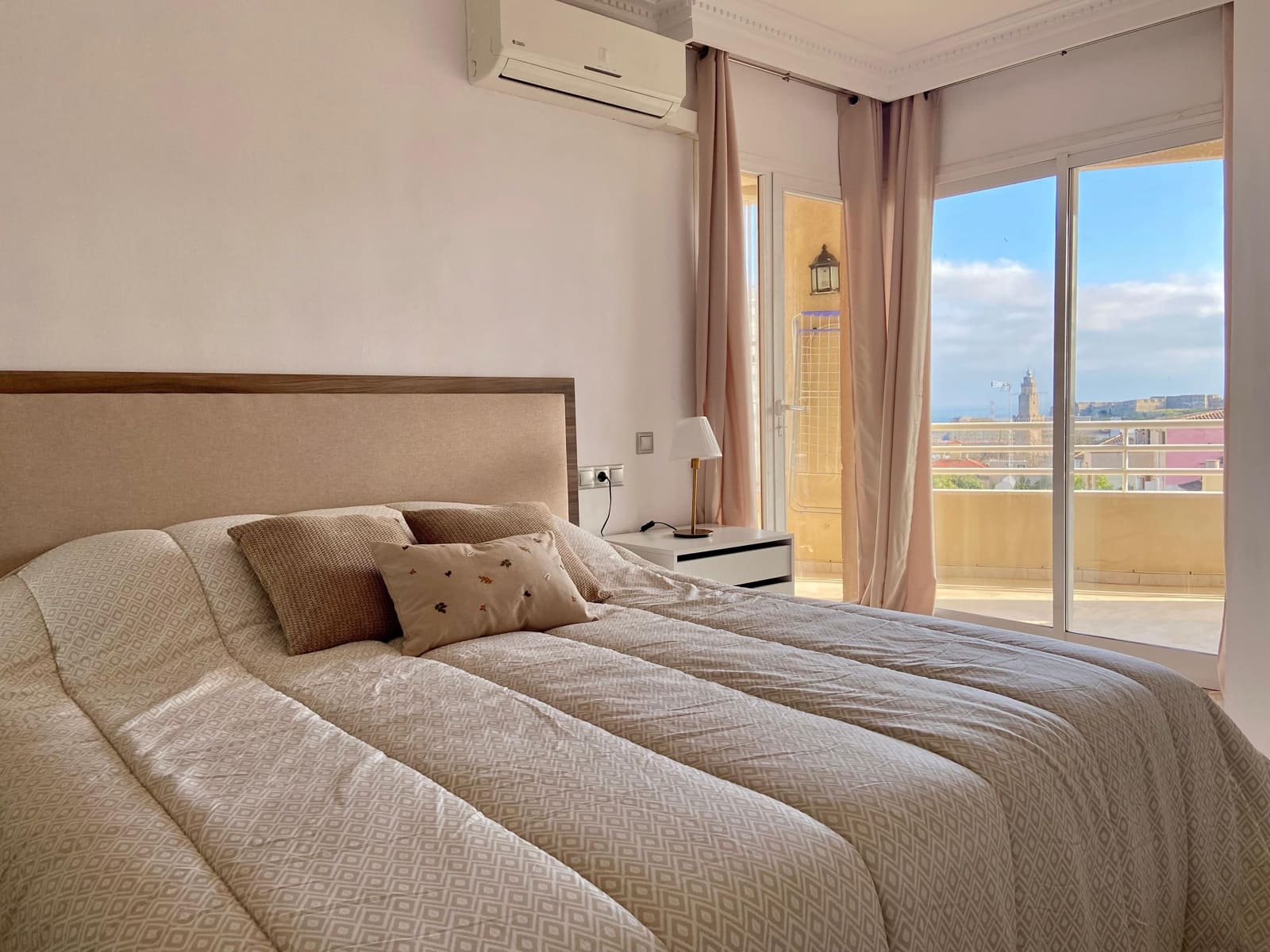 2 bedroom Apartment for rent in Palma de Mallorca with pool garage - € 2,750 (Ref: 9645799)