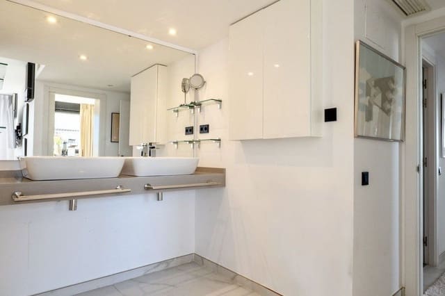 3 slaapkamer Penthouse te koop in Parque Central, Estepona - € 1.770.000 (Ref: 9646187)