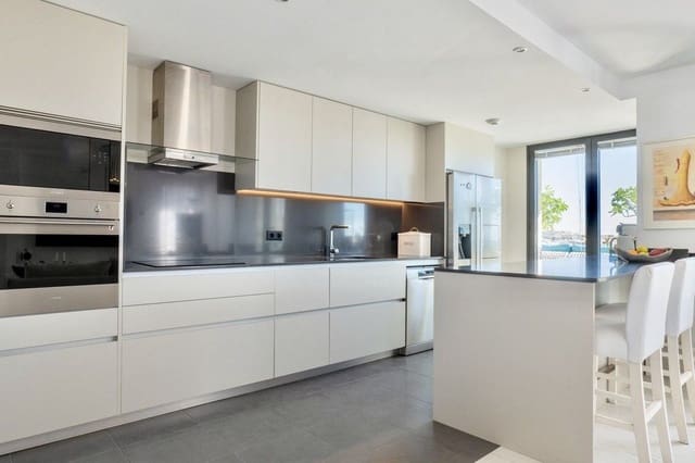 3 slaapkamer Penthouse te koop in Parque Central, Estepona - € 1.770.000 (Ref: 9646187)