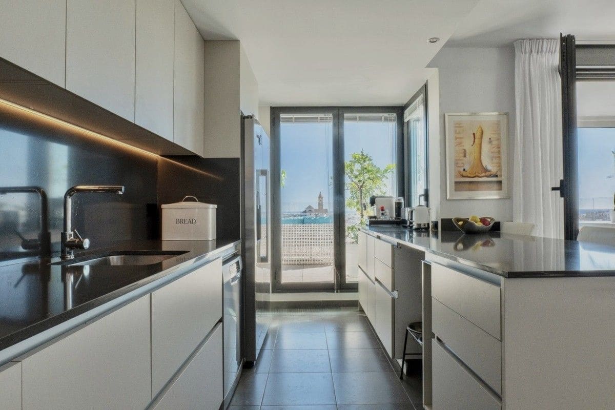 3 slaapkamer Penthouse te koop in Estepona - € 1.770.000 (Ref: 9646187)