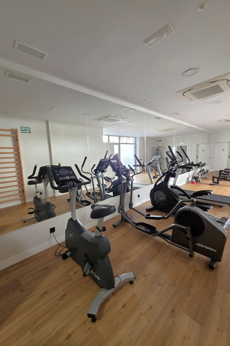 3 slaapkamer Penthouse te koop in Estepona - € 1.770.000 (Ref: 9646187)