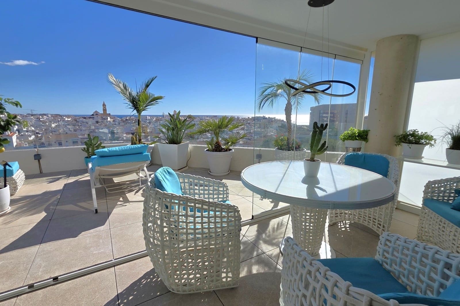 3 slaapkamer Penthouse te koop in Estepona - € 1.770.000 (Ref: 9646187)