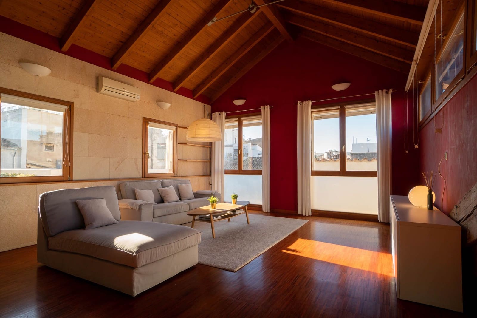 2 bedroom Penthouse for rent in Palma de Mallorca - € 1,700 (Ref: 9651051)