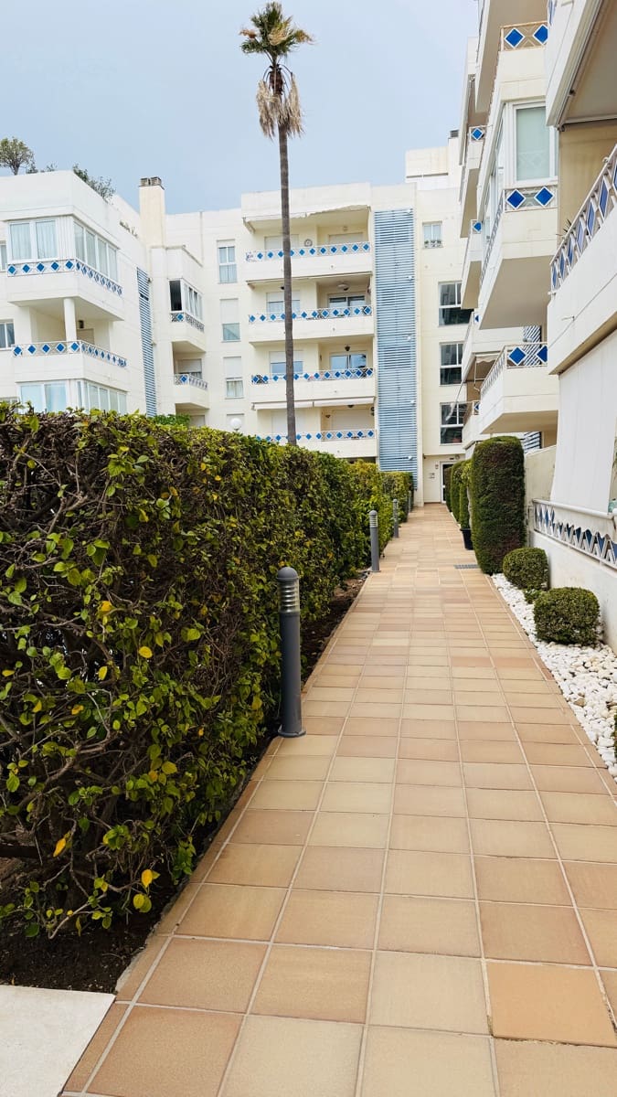 1 slaapkamer Appartement te koop in Marbella met zwembad - € 310.000 (Ref: 9656965)