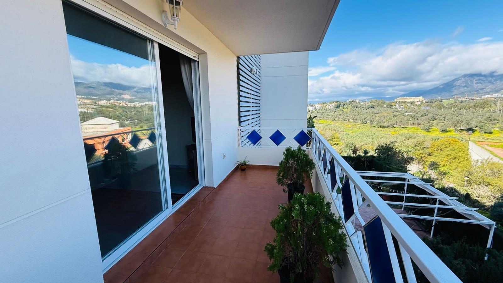 1 slaapkamer Appartement te koop in Marbella met zwembad - € 310.000 (Ref: 9656965)