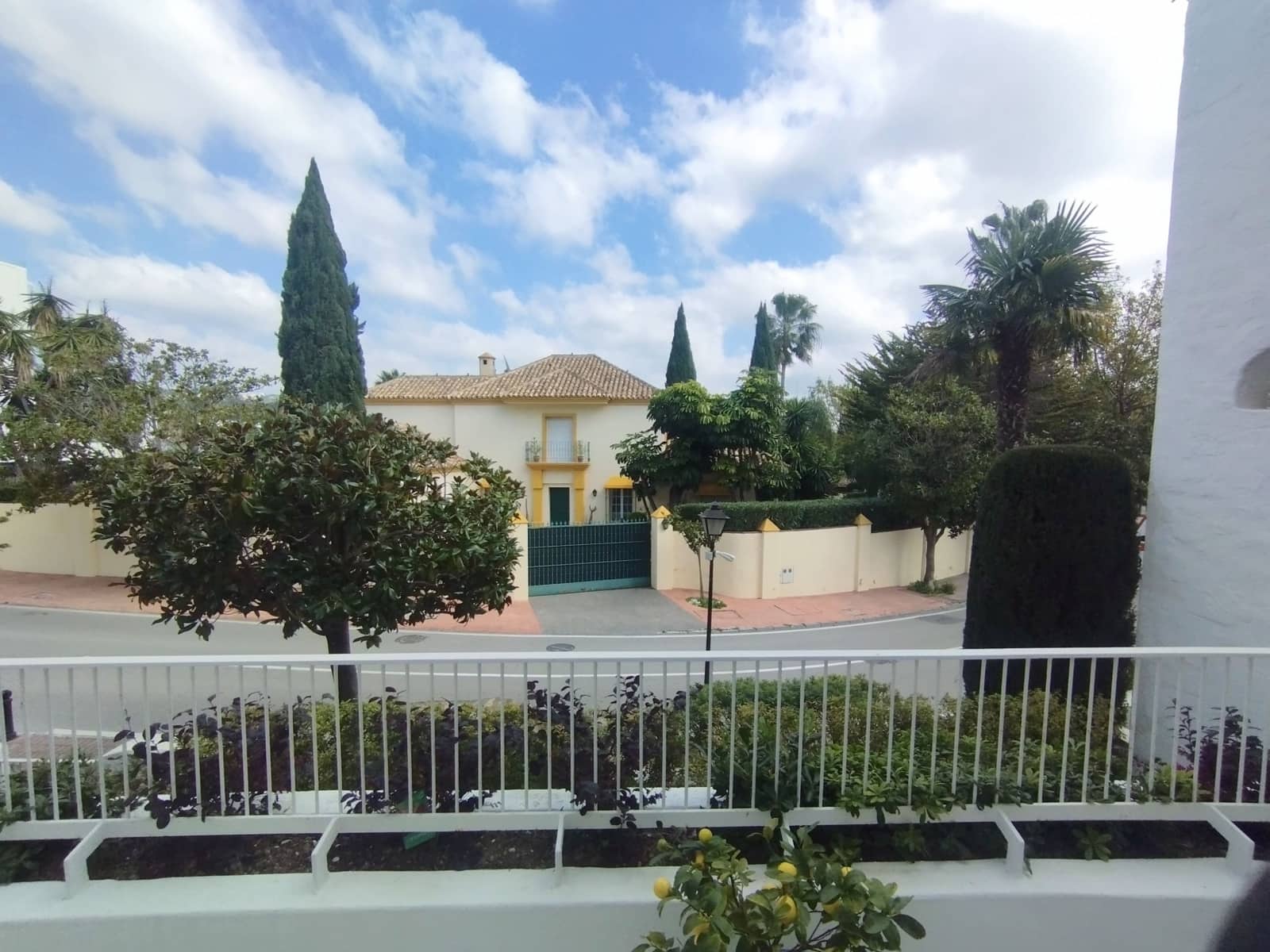 3 soveværelse Lejlighed til salg i Marbella med swimmingpool - € 1.375.000 (Ref: 9663256)