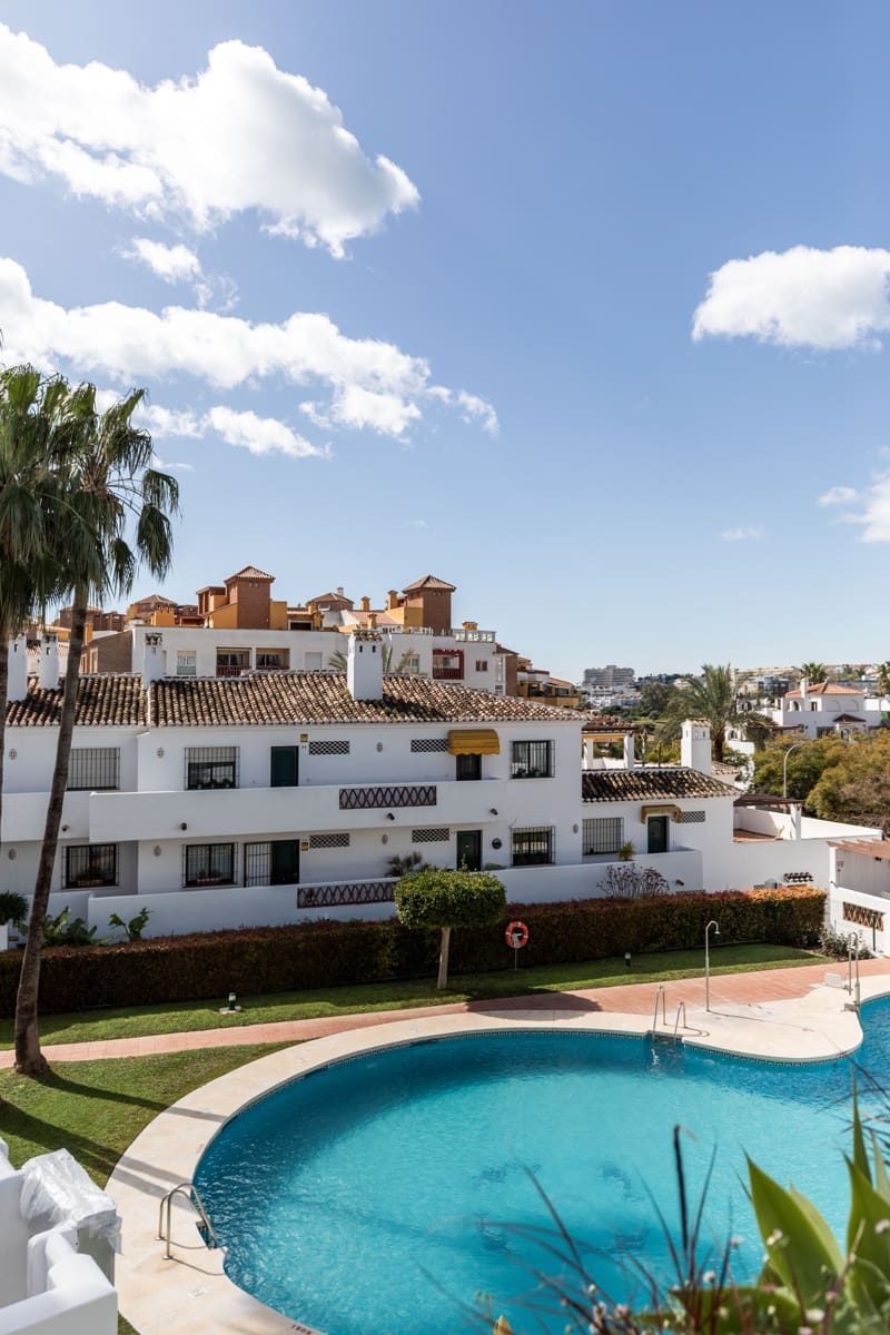 Apartamento de 2 habitaciones en Benalmádena en venta con piscina - 350.000 € (Ref: 9665154)