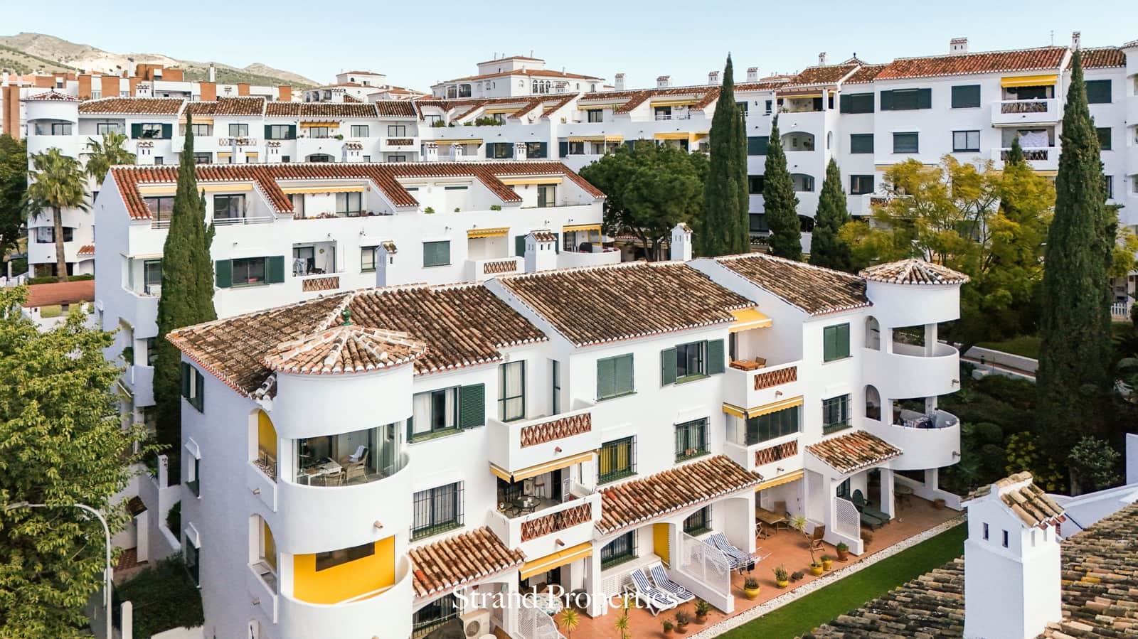 2 bedroom Apartment for sale in Benalmadena with pool - € 330,000 (Ref: 9665154)