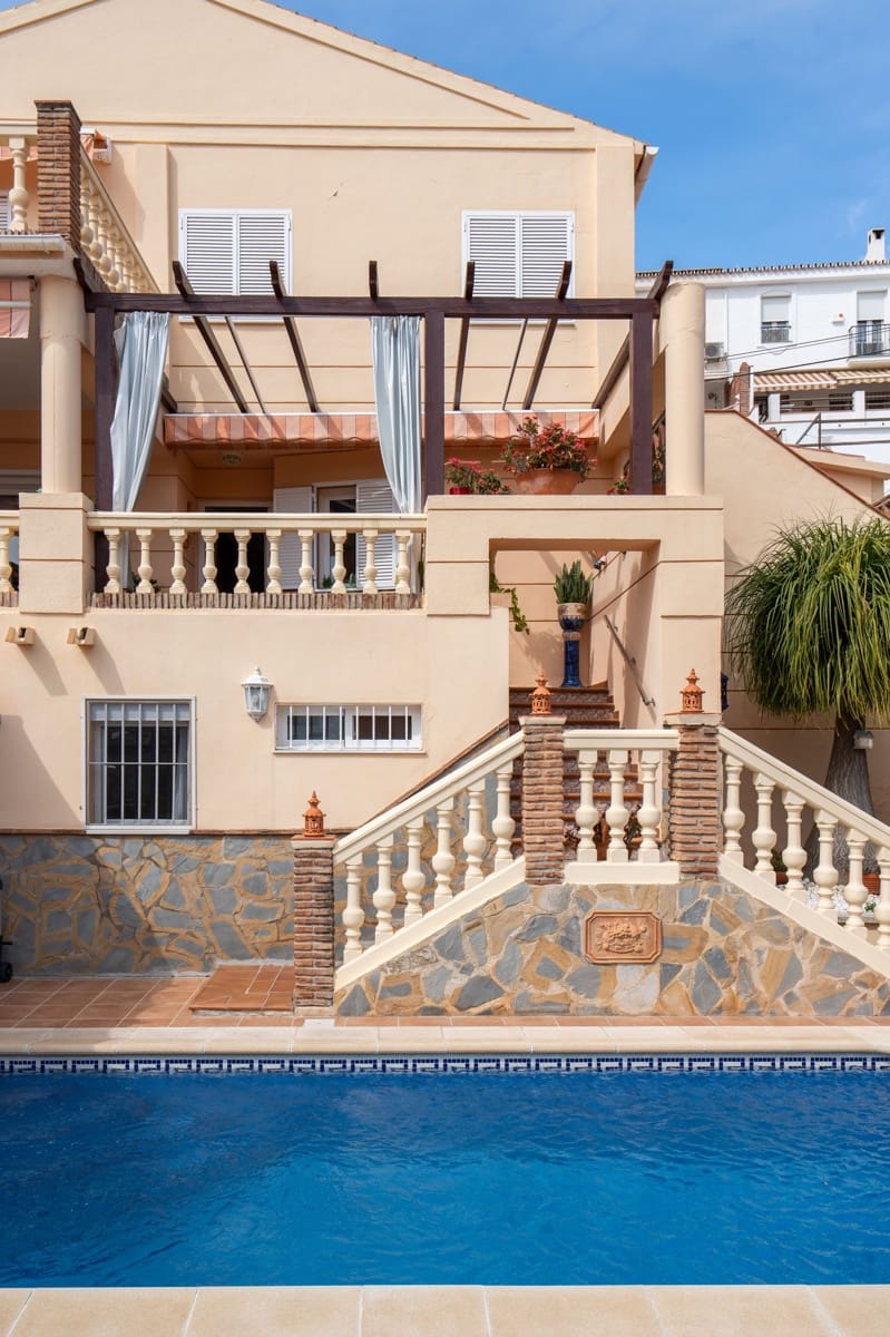 4 soveværelse Byhus til salg i Rincon de la Victoria med swimmingpool - € 650.000 (Ref: 9665155)