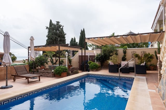 4 Zimmer Haus zu verkaufen in Rincón de la Victoria mit Pool - 650.000 € (Ref: 9665155)