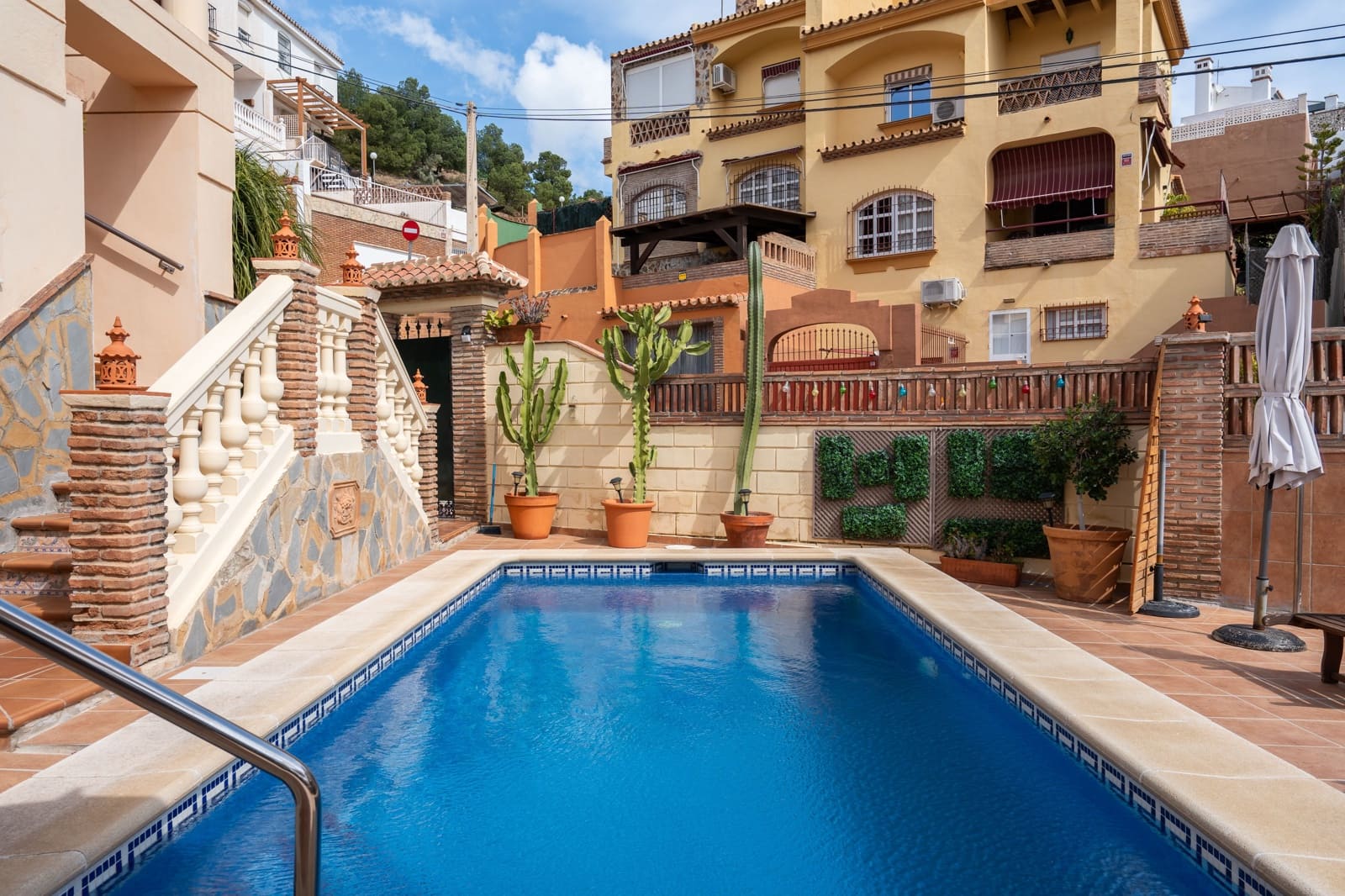 4 soveværelse Byhus til salg i Rincon de la Victoria med swimmingpool - € 650.000 (Ref: 9665155)