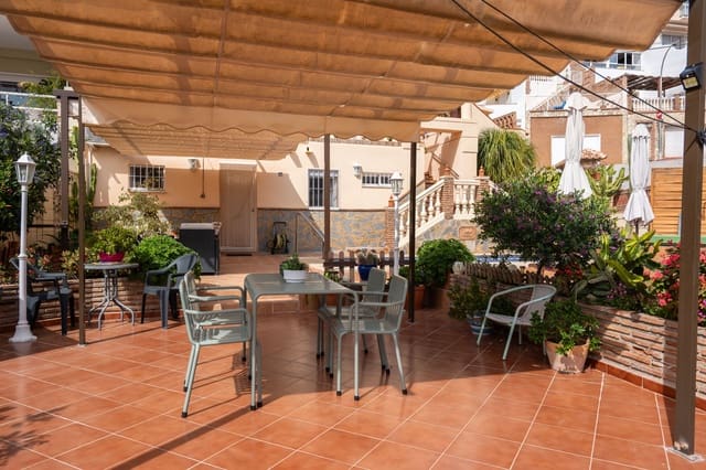 4 Zimmer Haus zu verkaufen in Rincón de la Victoria mit Pool - 650.000 € (Ref: 9665155)