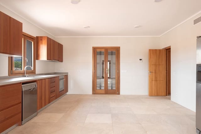 5 bedroom Townhouse for rent in Inca with pool - € 4,500 (Ref: 9665523)