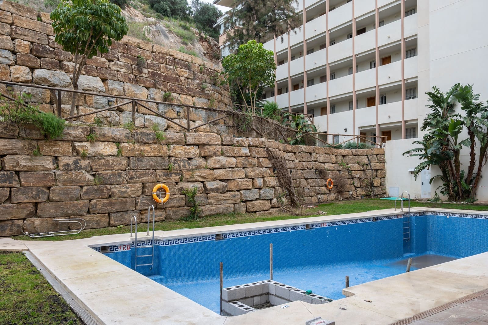 2 Zimmer Penthouse zu verkaufen in Fuengirola mit Pool - 380.000 € (Ref: 9669132)