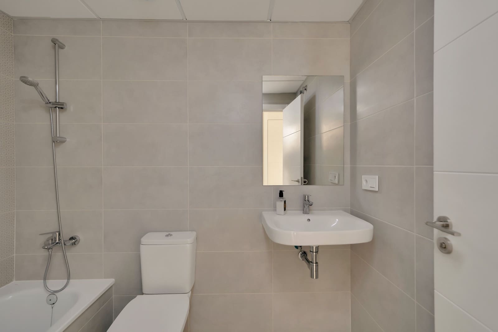 2 bedroom Apartment for sale in New Golden Mile with pool - € 399,000 (Ref: 9672291)