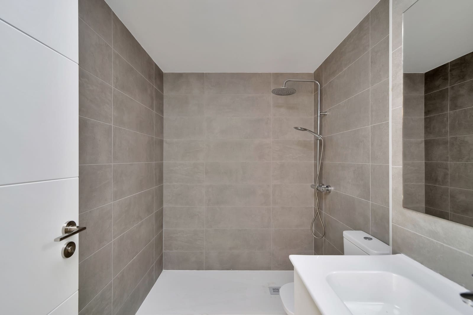 2 bedroom Apartment for sale in New Golden Mile with pool - € 399,000 (Ref: 9672291)