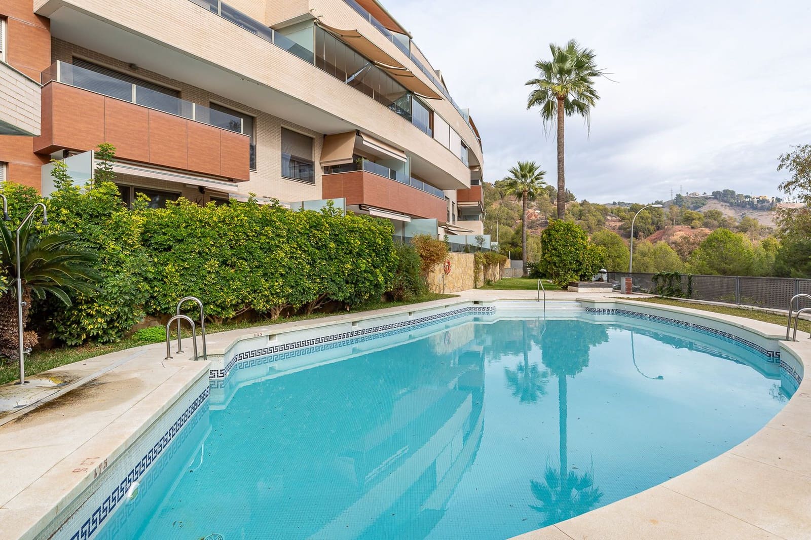 2 slaapkamer Appartement te huur in Malaga stad met zwembad - € 1.850 (Ref: 9676447)