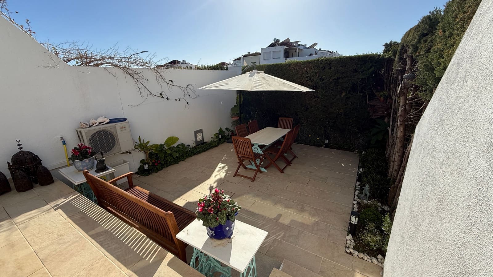 3 soveværelse Byhus til salg i Marbella med swimmingpool - € 945.000 (Ref: 9676448)