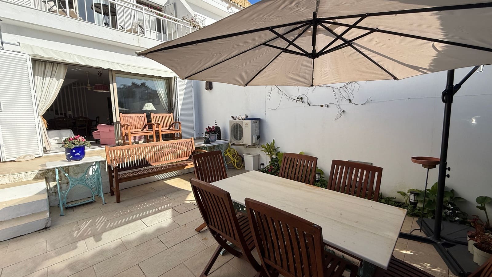 3 soveværelse Byhus til salg i Marbella med swimmingpool - € 945.000 (Ref: 9676448)