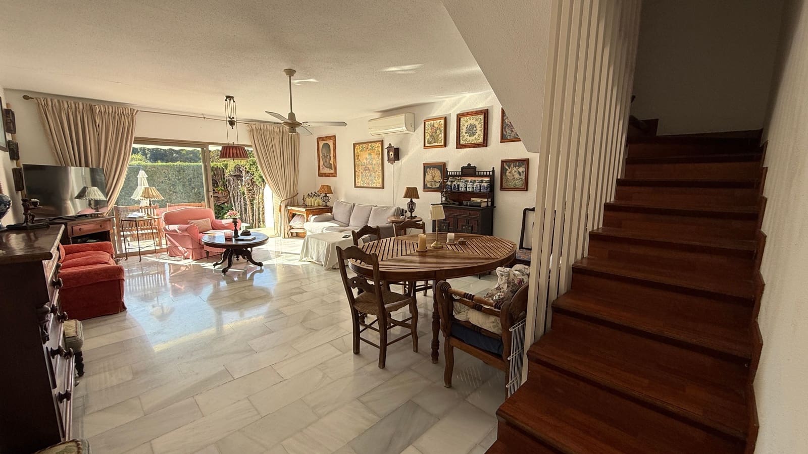 3 soveværelse Byhus til salg i Marbella med swimmingpool - € 945.000 (Ref: 9676448)