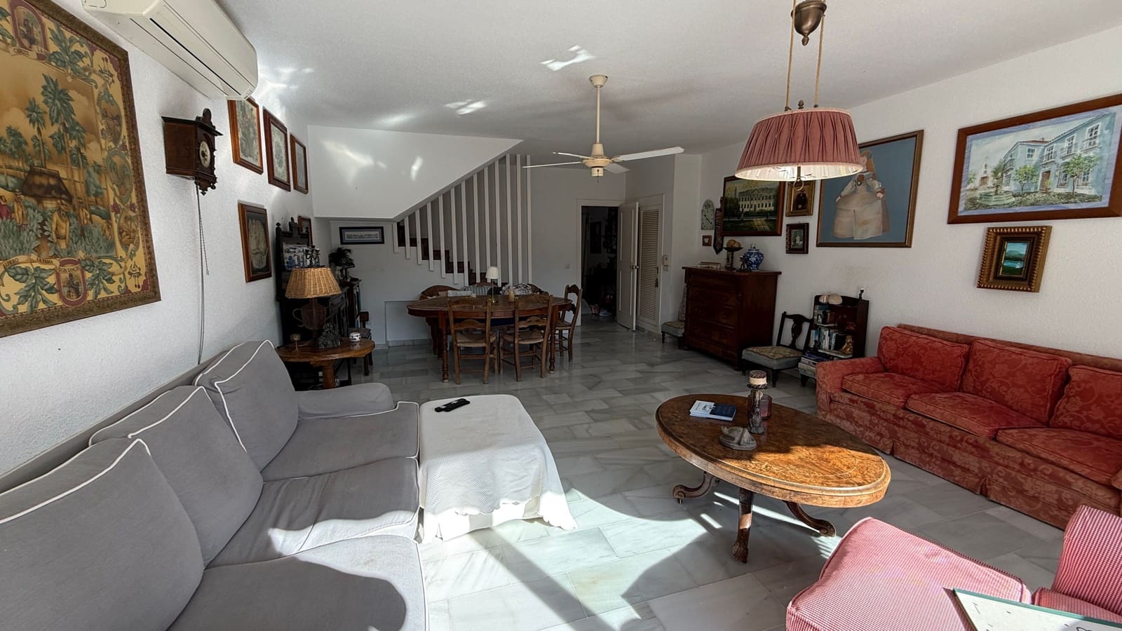 3 soveværelse Byhus til salg i Marbella med swimmingpool - € 945.000 (Ref: 9676448)