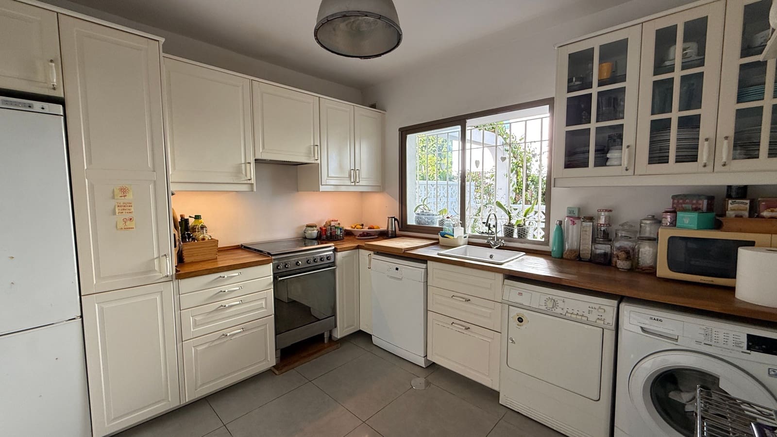 3 soveværelse Byhus til salg i Marbella med swimmingpool - € 945.000 (Ref: 9676448)