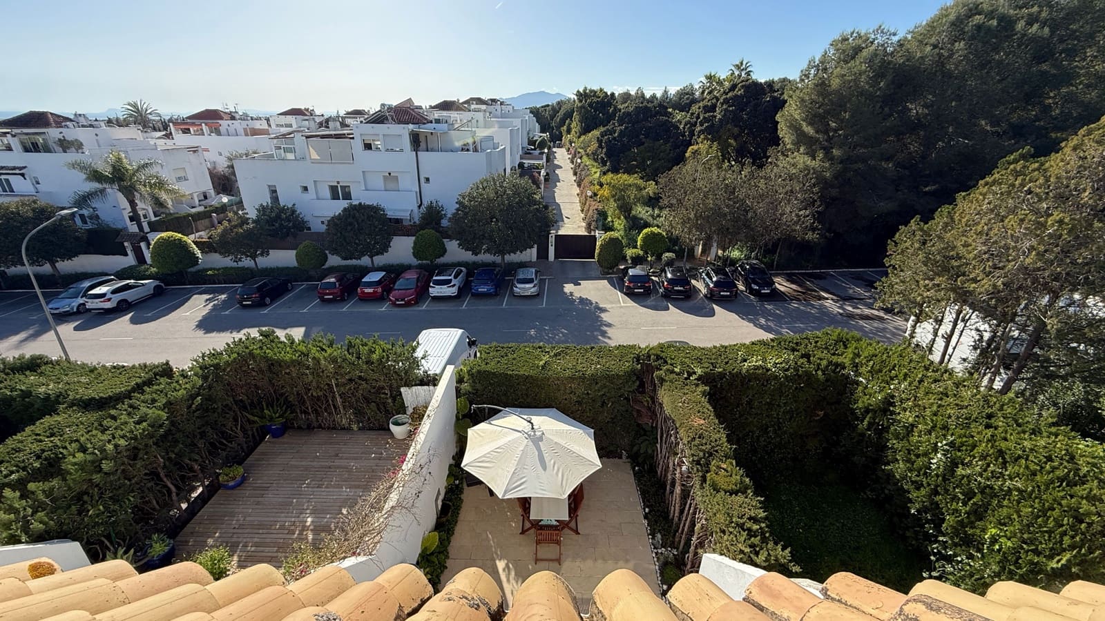 3 soveværelse Byhus til salg i Marbella med swimmingpool - € 945.000 (Ref: 9676448)