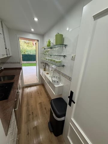 2 bedroom Apartment for sale in Las Chapas, Marbella with pool - € 650,000 (Ref: 9676650)