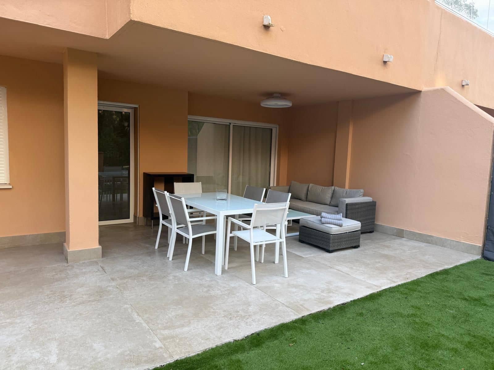 2 bedroom Apartment for sale in Marbella with pool - € 650,000 (Ref: 9676650)