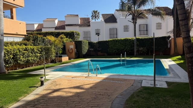 2 slaapkamer Appartement te koop in Las Chapas, Marbella met zwembad - € 650.000 (Ref: 9676650)