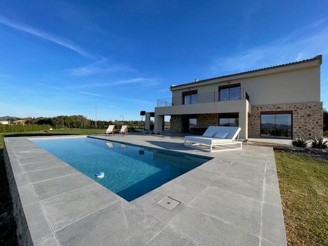 Villa til leje i Alcudia med swimmingpool - € 10.000 (Ref: 9679283)