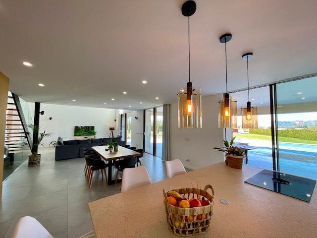 Villa til leje i Alcudia med swimmingpool - € 10.000 (Ref: 9679283)