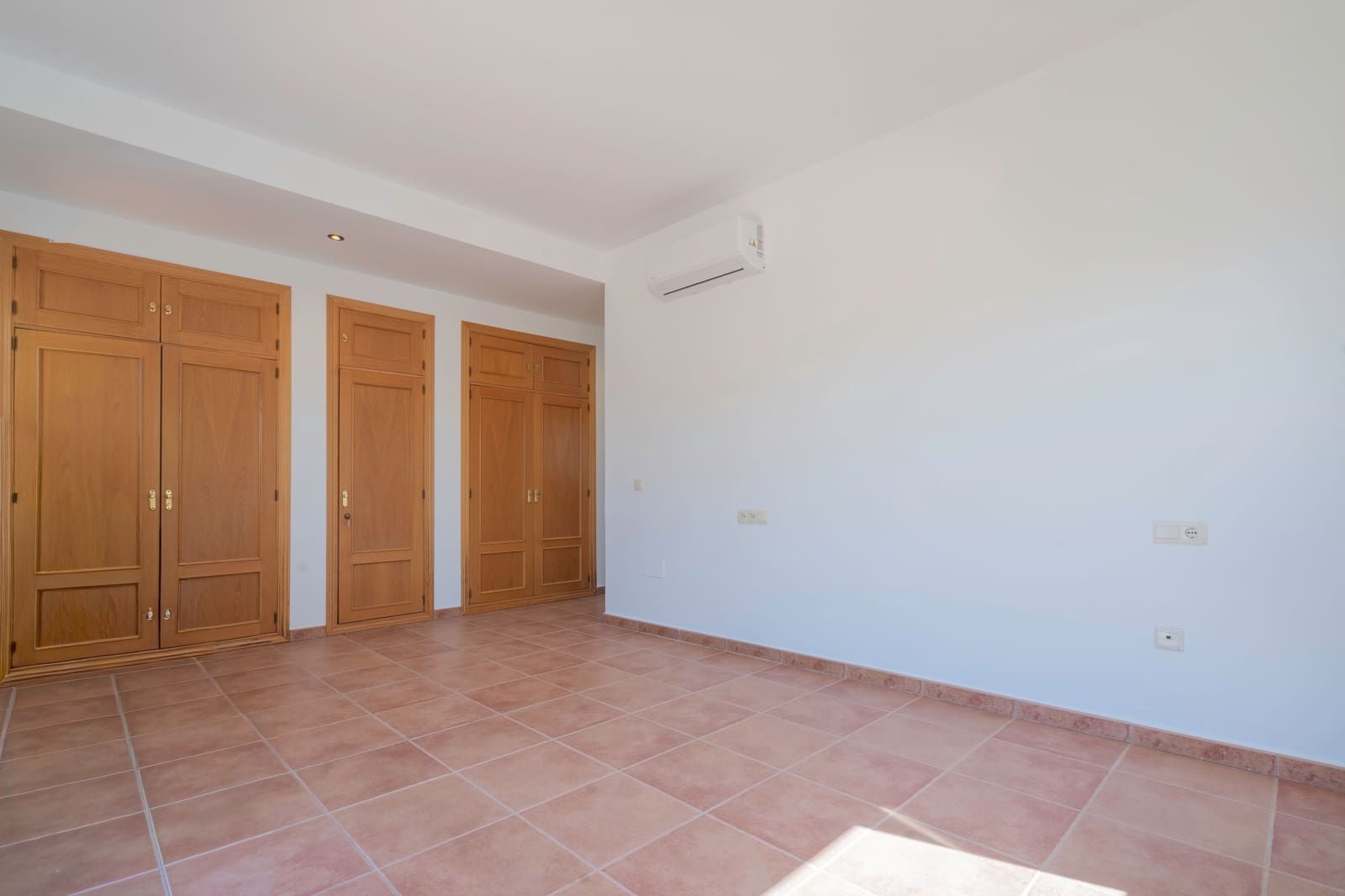 4 soveværelse Villa til salg i Mijas med swimmingpool - € 1.450.000 (Ref: 9681396)