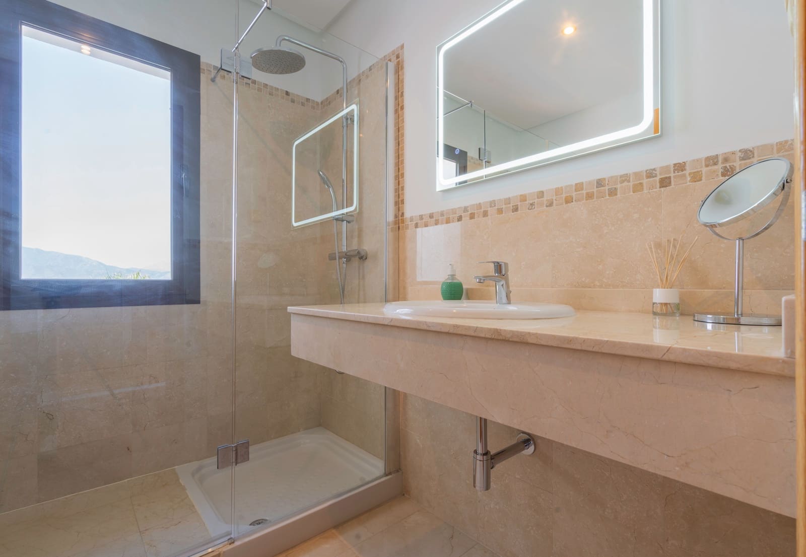 4 soveværelse Villa til salg i Mijas med swimmingpool - € 1.450.000 (Ref: 9681396)