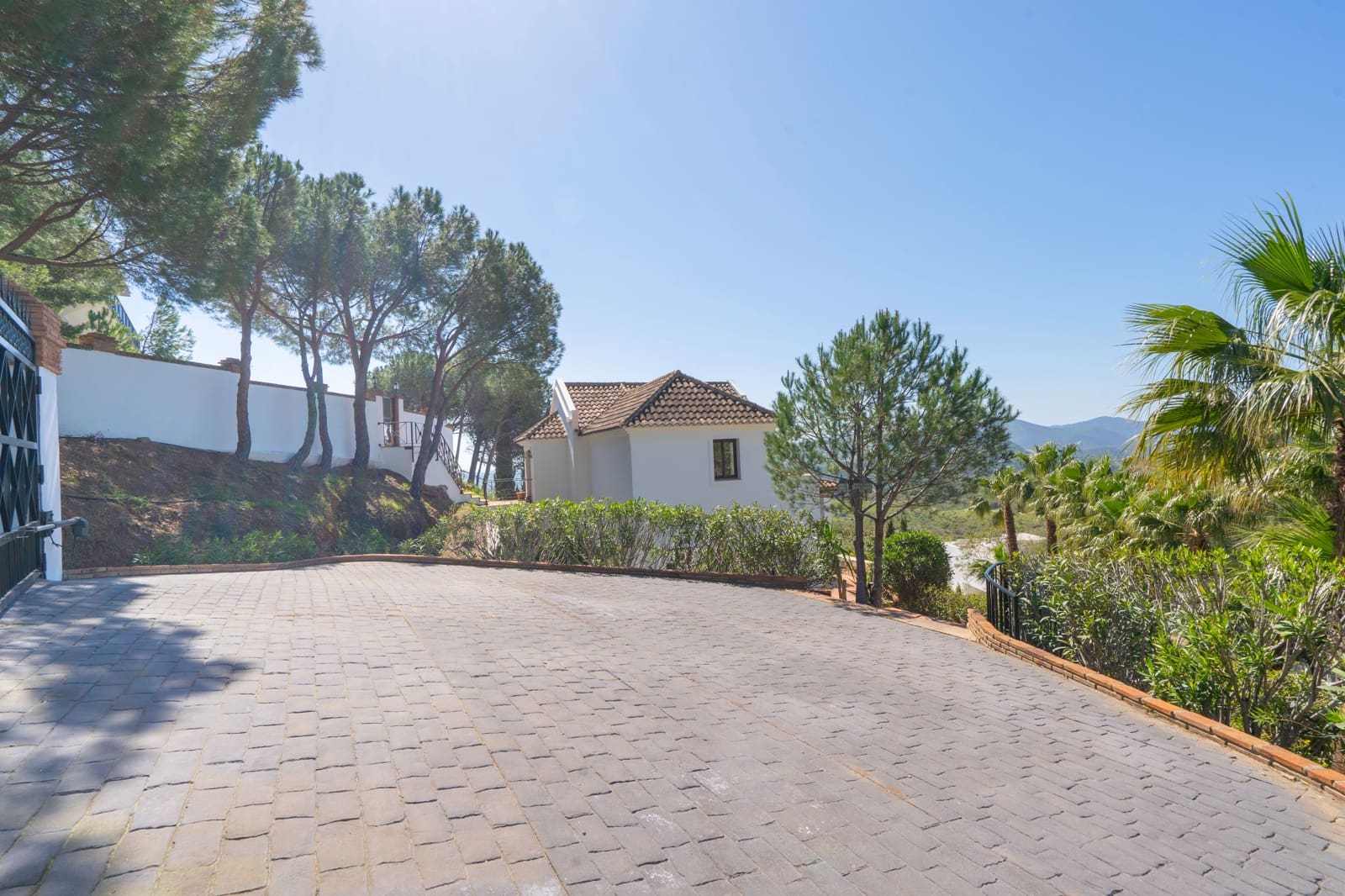 4 soveværelse Villa til salg i Mijas med swimmingpool - € 1.450.000 (Ref: 9681396)
